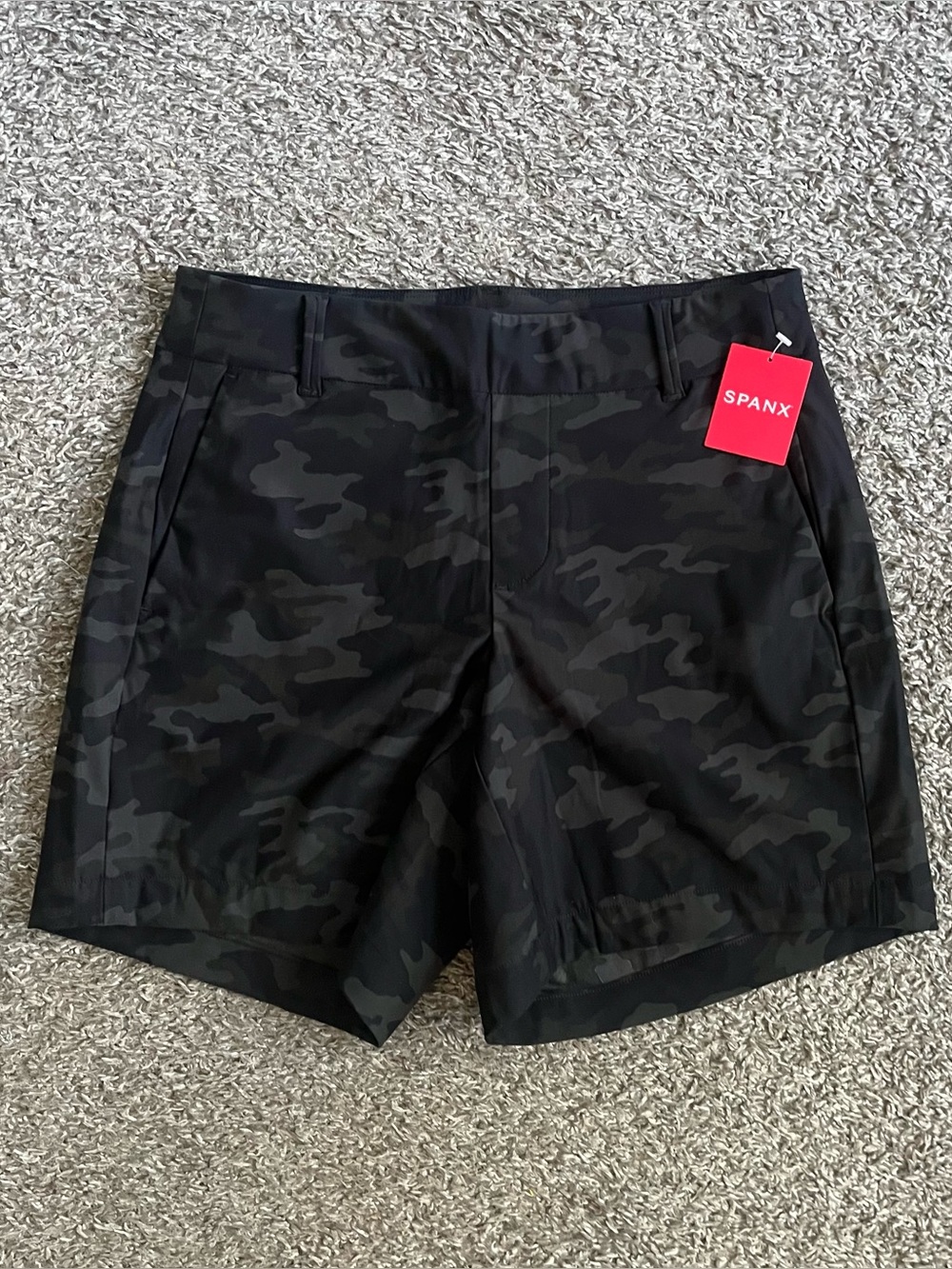 Spanx Sunshine Pull On 6” Shorts Size XS NWT Black Camo Athletic